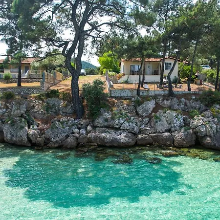 Glifoneri Seaside House